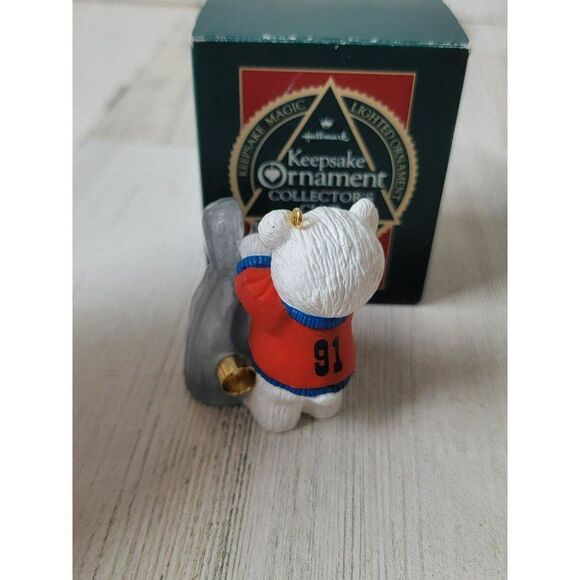 Hallmark Beary artistic 1991 ornament Xmas Decor polar bear - Picture 3 of 6